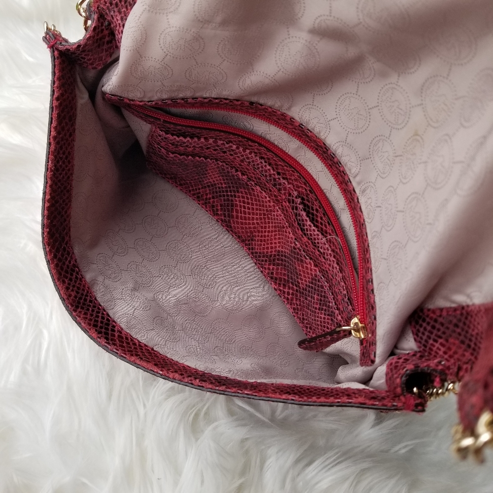 Michael Kors "Chelsea" Python red clutch - Picture 8 of 14